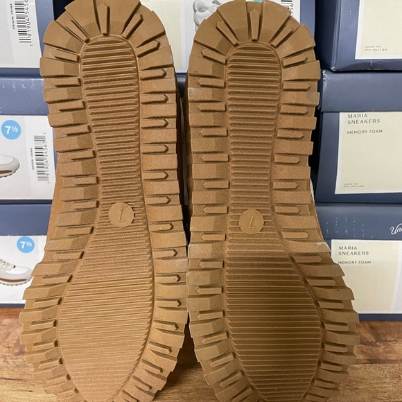 Universal Thread memory foam sneakers. - Picture 3 of 3